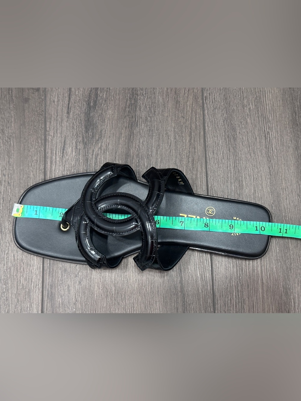 NEW BLAZY CHANEL Black CROC EMBOSSED LARGE CC Logo FLIP FLOP THONG Sandals 40 - Picture 15 of 16